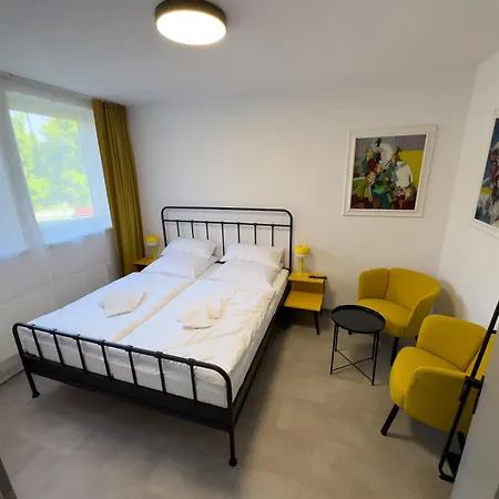 Roch800 - Industrial - Free Parking - Self-checking Aparthotel Klatovy
