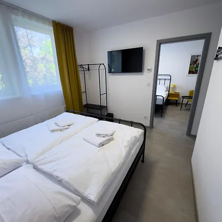 Aparthotel Roch800 - Industrial - Free Parking - Self-checking Klatovy