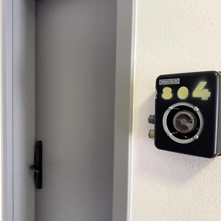Aparthotel Roch800 - Industrial - Free Parking - Self-checking 3*