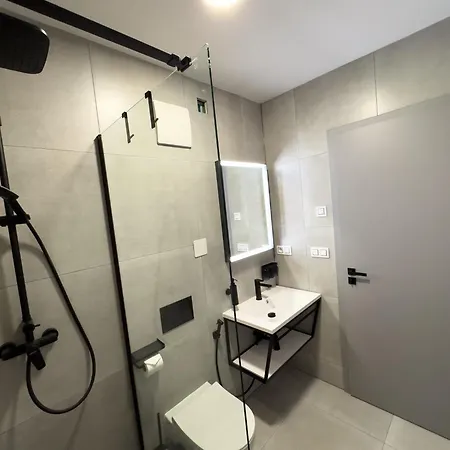 Hotel apartamentowy Roch800 - Industrial - Free Parking - Self-checking Klatovy