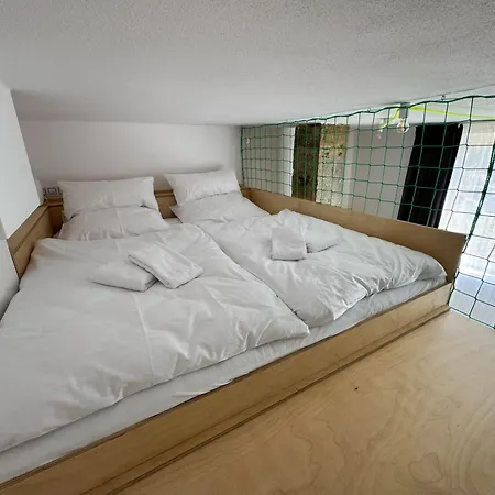 Roch800 - Industrialni Apartmanhotel