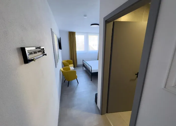 Roch800 - Industrial - Free Parking - Self-checking 3* Klatovy